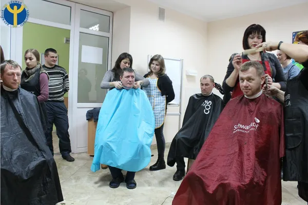 Майбутні перукарі змінювали імідж волинським військовим (фото)