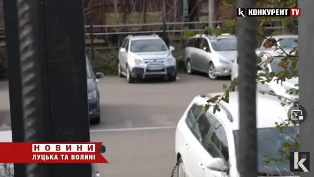 Автівка за кілометр від дому: депутат Луцькради перевірив «зручності» від скандального забудовника (відео)