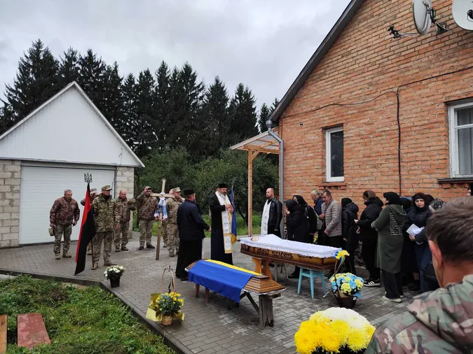 У Ківерцях провели в останню дорогу захисника Олександра Мишка (фото)