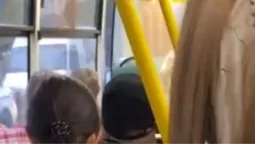 У Луцьку хлопець в маршрутці слухав музику на колонці (відео)