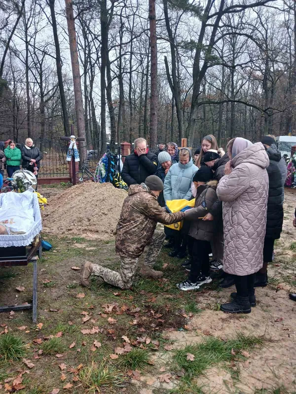 Понад 20 років служив Україні: Ківерці попрощалися з ветераном війни Володимиром Кравчуком (фото)