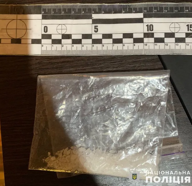 На Львівщині 75-річна бабуся та її онук торгували наркотиками (фото)