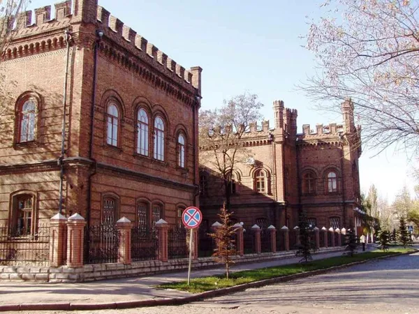 ТОП-12 найкрасивіших університетів України (фото)