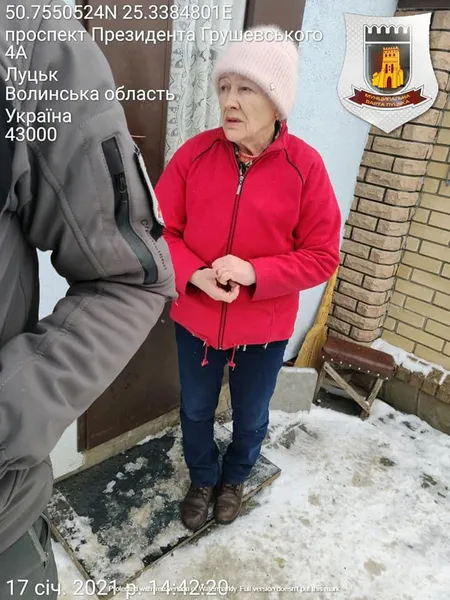 У Луцьку муніципали втретє спіймали жінку на продажі сурогату в сауні (фото)