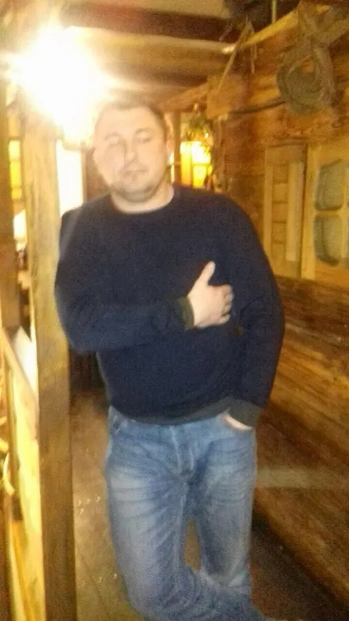 «Він хотів піти зі мною в туалет»: сільського голову на Волині звинуватили в побитті жінки