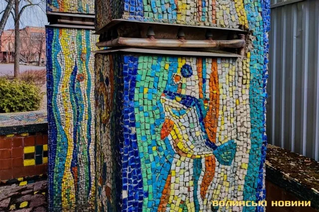 Прогулюючись Луцьком: показали найцікавіші мозаїки міста (фото)
