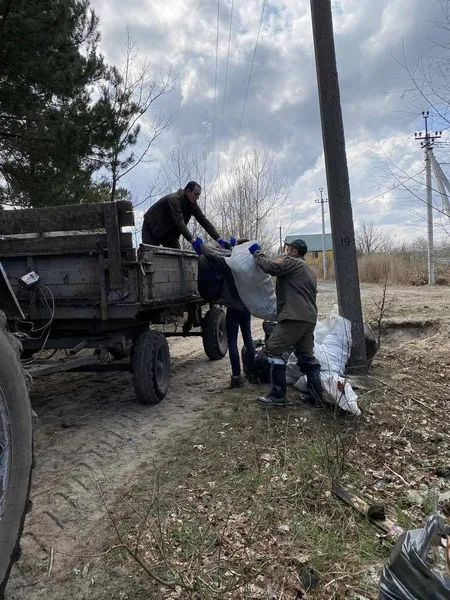 Сотня чорних пакетів: на Шацьких озерах влаштували велике прибирання (фото)