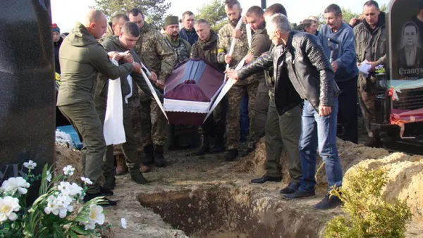 На Волині в останню путь провели прикордонника (фото)