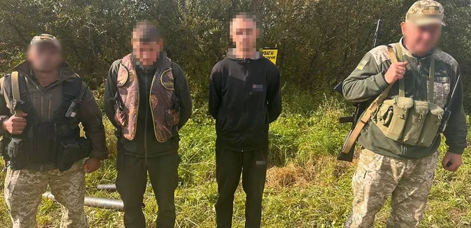 Двоє волинян гумовим човном переправляли до Польщі сигарети (фото)