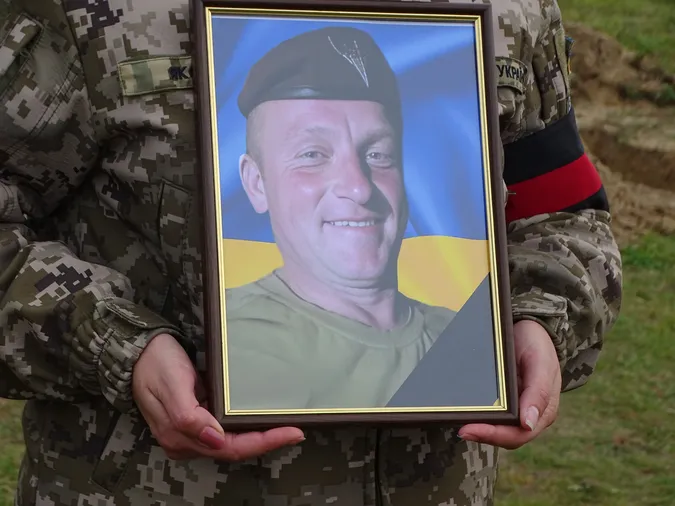 Громада у скорботі: на Волині попрощалися із воїном Юрієм Патієм (фото)