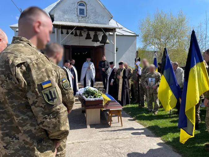 Ще один день скорботи: в Нововолинську в останню дорогу провели Віктора Яреська (фото)