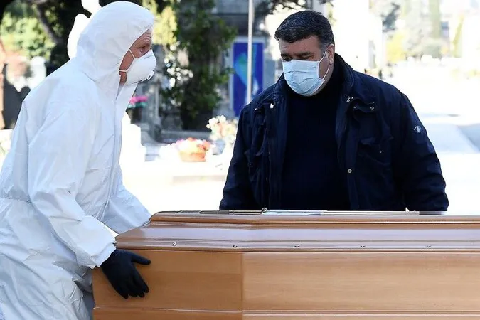 У Нововолинську розкопували могилу, бо у морзі переплутали тіла померлих