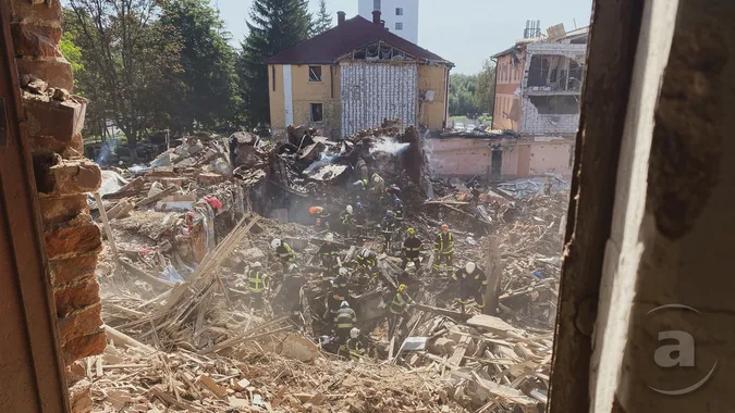 Гуртожитки зруйновані ущент: наслідки ранкового прильоту по Харкову (фото)