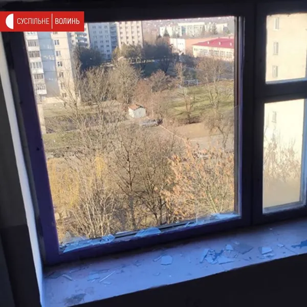 У Луцьку з вікна багатоповерхівки випав чоловік (фото)