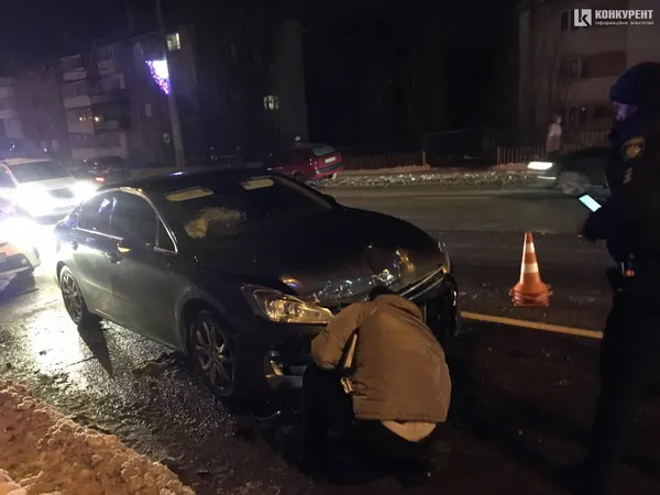 Жорстка ДТП паралізувала рух автомобілів у Луцьку (фото)