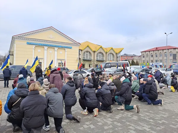 Загинули в один день: волиняни попрощались із Героями Миколою Бобром та Євгенієм Куколою (фото)
