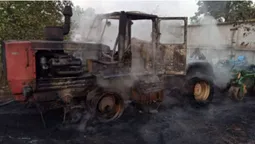 На Волині згоріли трактор, причіп і 4 тонни соломи (фото)