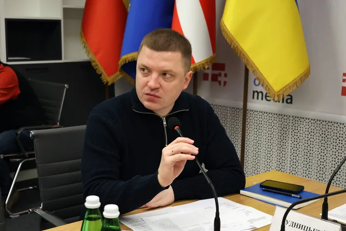 Тарас Шкітер провів зустріч із сімʼями воїнів: з якими проблемами стикаються родини (фото)