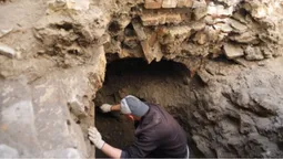 У Луцьку знайшли фундамент вежі Окольного замку та вхід у підземелля (фото)