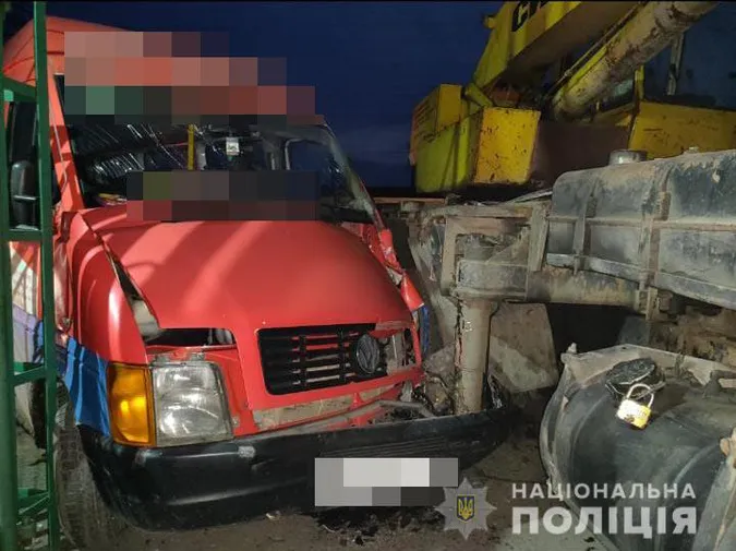 У Ковелі маршрутка протаранила автокран – постраждали пасажири (фото)