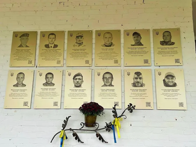 На Ковельщині відкрили меморіальні дошки у школах, де навчалися загиблі воїни (фото)