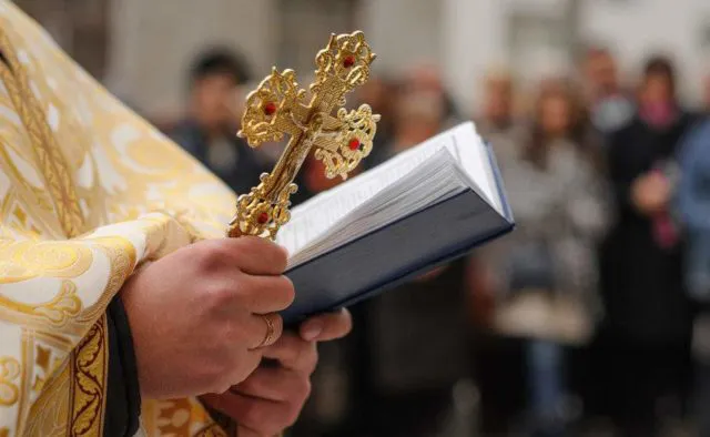 Ще двох волинських священиків відсторонили від служіння