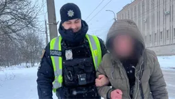 Ледь не замерз посеред вулиці: у Луцьку врятували чоловіка