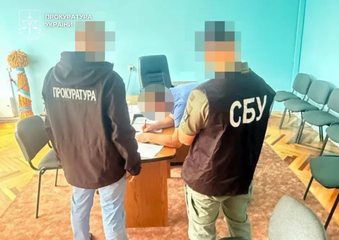 Директора учбового центру на Волині підозрюють у відмазуванні ухилянтів