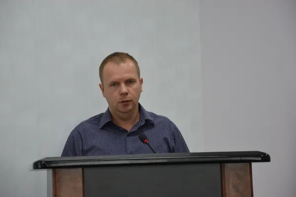 Підприємець Олександр Кальний розповів депутатам, що буде на Караїмській, 7