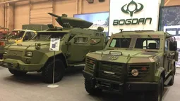 Корпорація "Богдан Моторс" презентувала військову техніку (фото)