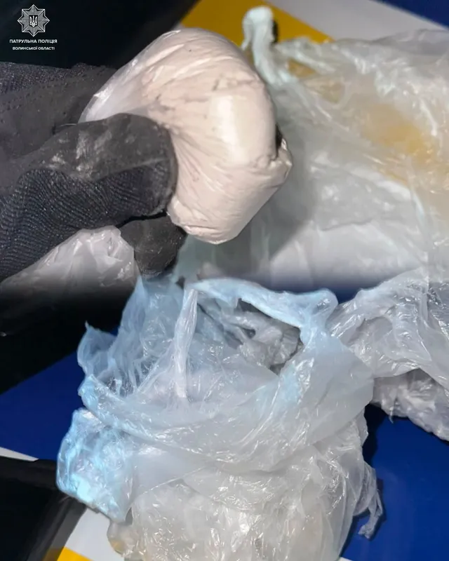 У центрі Луцька ТОРівці затримали агресивного молодика з наркотиками