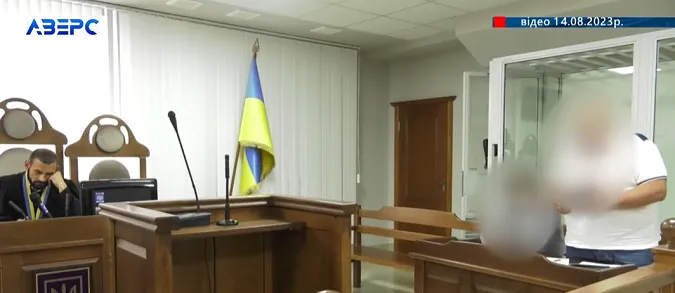 Не показувати докази: як судять луцького поліцейського за шантаж вебкам-моделей (відео)