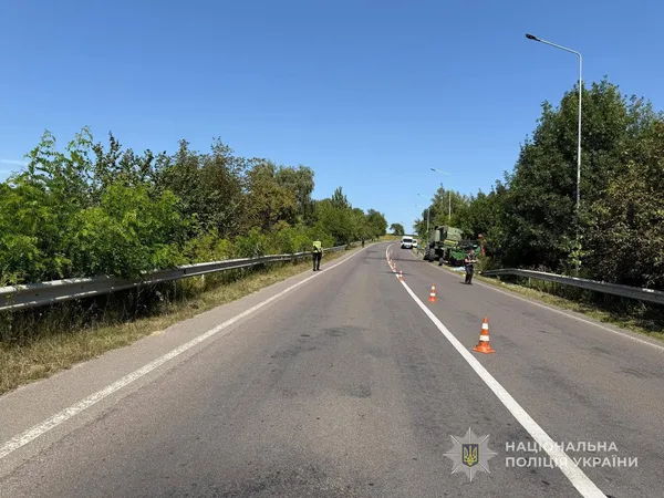 Комбайн наїхав на велосипедистку: повідомили деталі смертельної ДТП на Волині (фото)