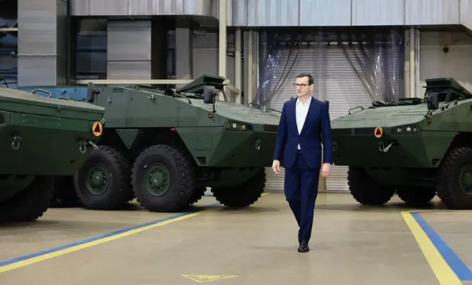 Україна купить у Польщі 100 бронетранспортерів Rosomak