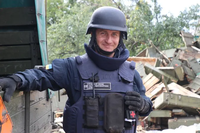 Волинські сапери очищують деокуповані землі від мін та снарядів (фото)