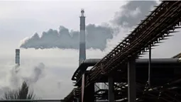 Від 8 до 12 ракет: окупанти завдали удару по Кременчуку (відео)