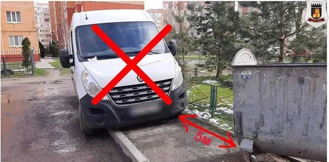 Припаркувався біля смітника: у Луцьку муніципали «порадували» порушника штрафом (фото)