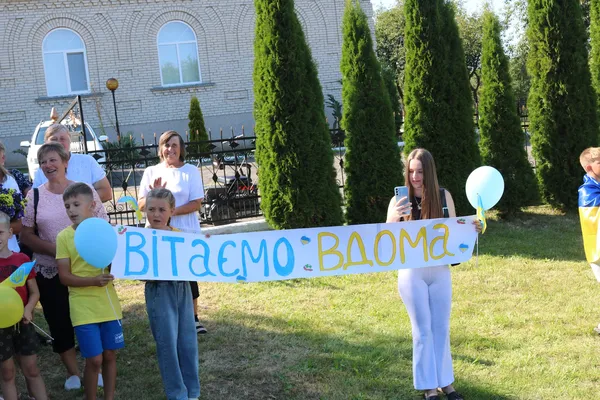 Експолонений Ігор Жуковський повернувся в рідне село: як зустріли захисника (фото)