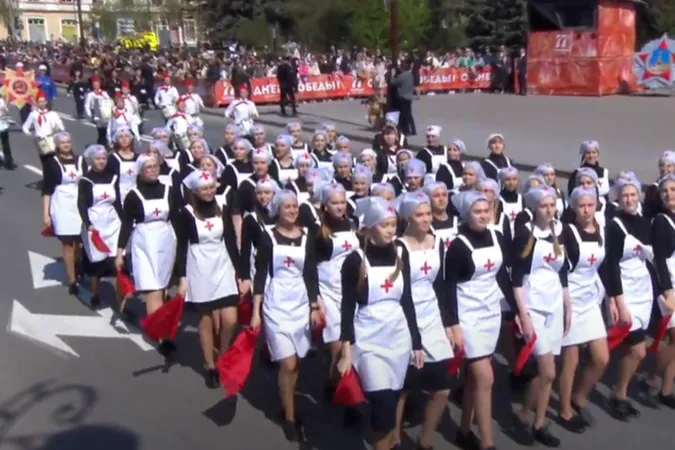 рашисти плюються на «позорний» парад і винуватять в бідах українців (перехоплена розмова)