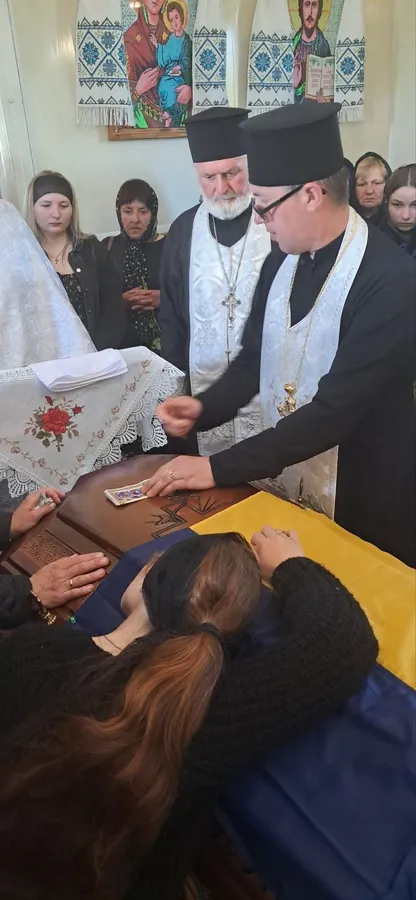 У Луцькому районі попрощалися із захисником Романом Возняком (фото)