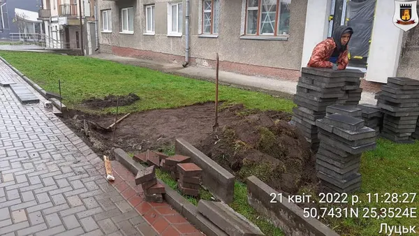 На проспекті Волі у Луцьку мунварта покарала порушників благоустрою