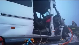Біля Кракова бус з українцями в’їхав у причіп вантажівки: загинула дівчина (фото)