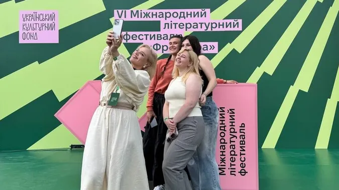 Література, музика та почуття причетності: як минув перший день фестивалю «Фронтера» у Луцьку (фото, відео)