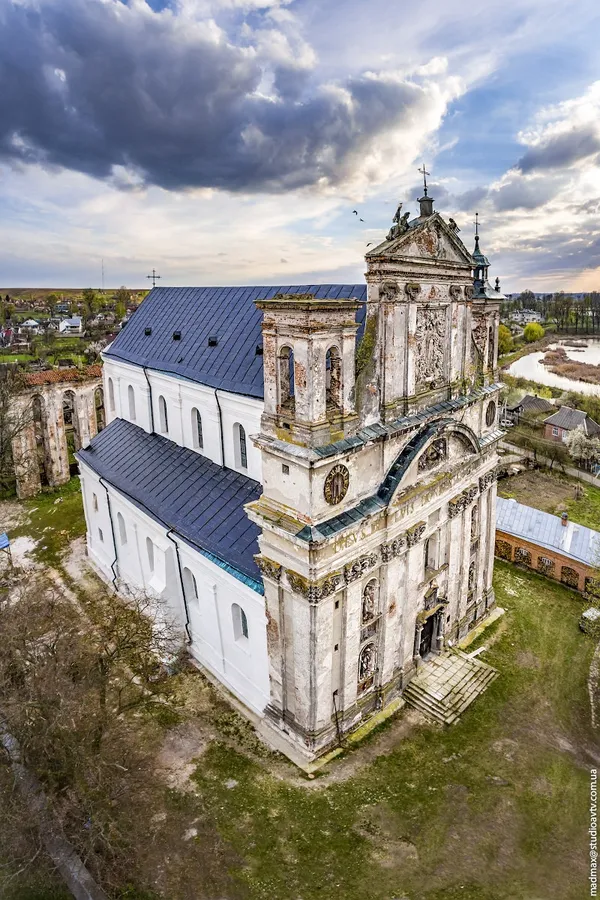 В Олиці триває реконструкція костелу (фото)