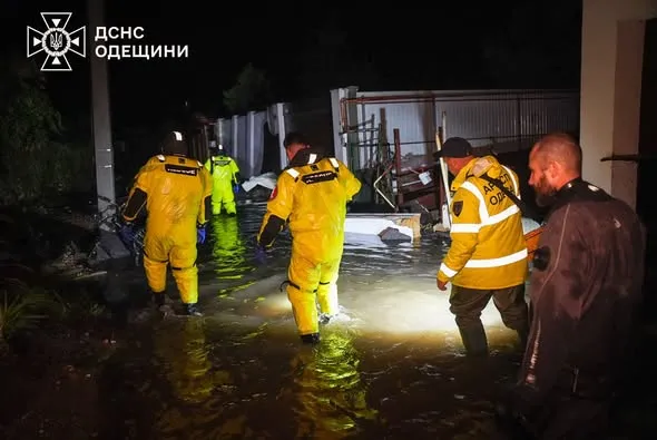 Внаслідок потужної зливи в Одесі загинули 9 людей, серед них – дитина (фото)