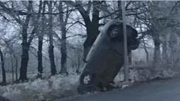 На Волині автівка «встромилася» в кювет (фото)