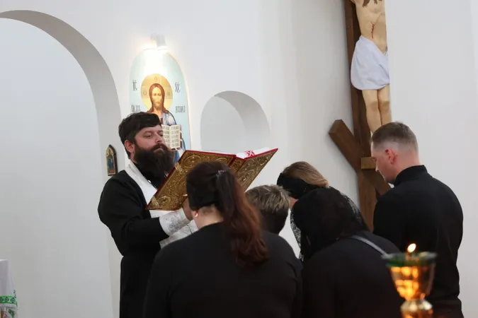 «Був найбільшою опорою і підтримкою»: на Волині попрощалися з загиблим воїном Ігорем Лавришиним