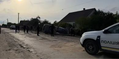 На Волині дві машини підрізали авто ТЦК: воно перекинулося, є тяжко травмовані (відео)