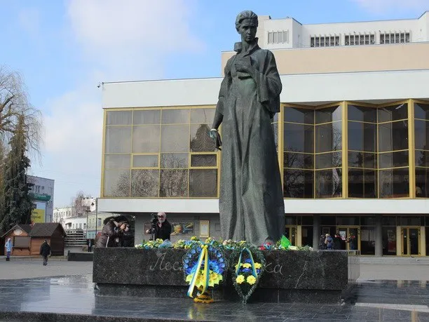 Архітектор відповів Віктору Корсаку на критику щодо реконструкції Театрального майдану