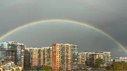 🌈У Луцьку після дощу виглянула аномальна веселка (фото)
